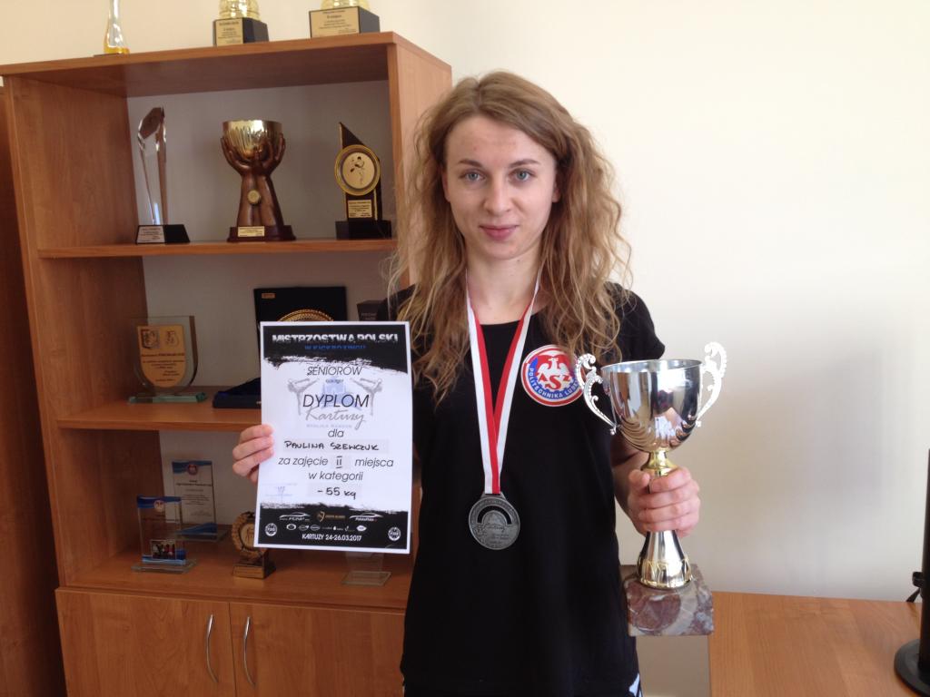 Paulina Szewczuk ze srebrnym medalem Mistrzostw Polski Seniorów w kick-boxingu